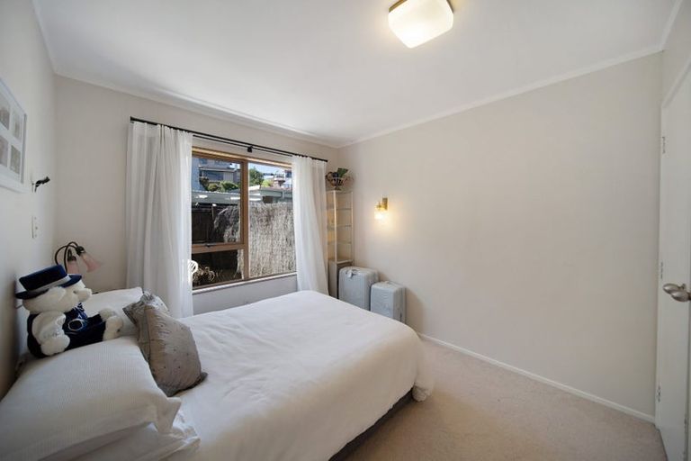 Photo of property in 2/89 Takutai Avenue, Half Moon Bay, Auckland, 2012