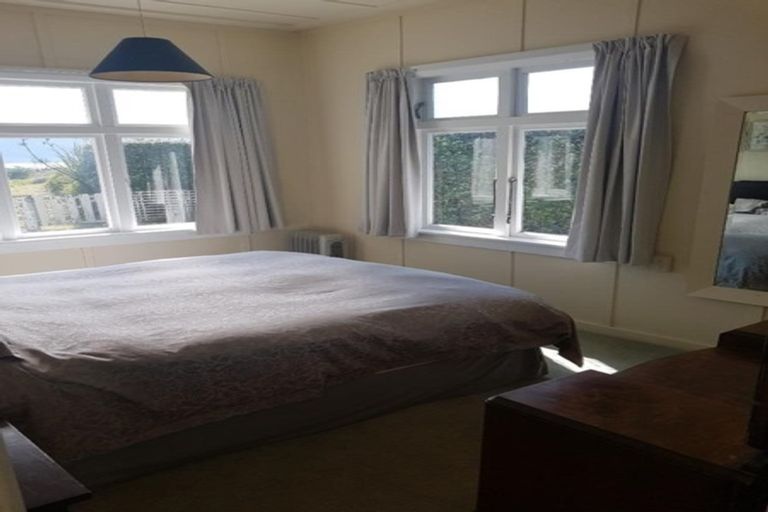 Photo of property in 37 Manly Street, Paraparaumu Beach, Paraparaumu, 5032