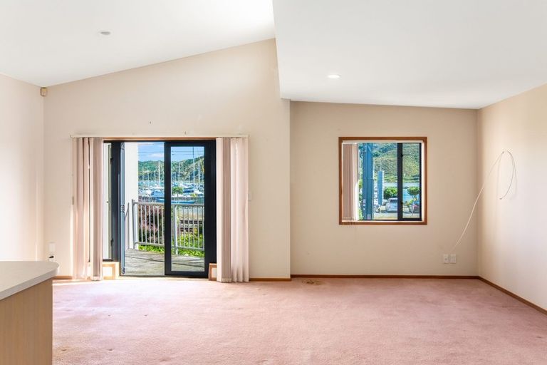 Photo of property in 14 Marina View, Paremata, Porirua, 5026