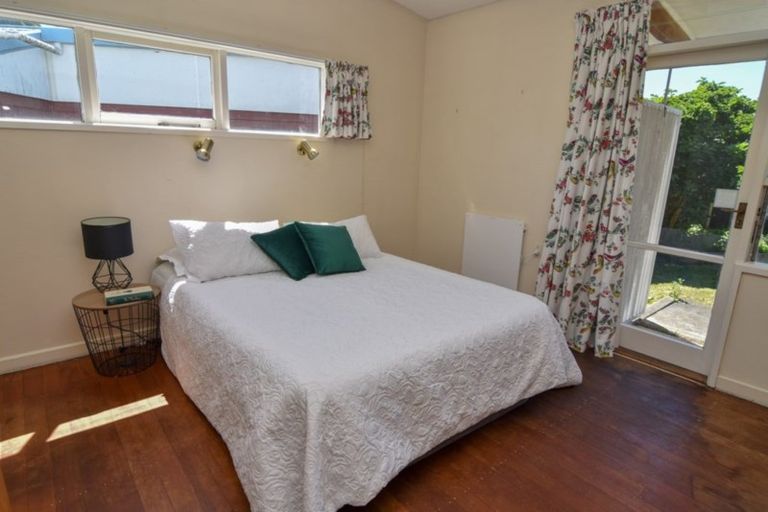 Photo of property in 22 Victoria Street, Carterton, 5713