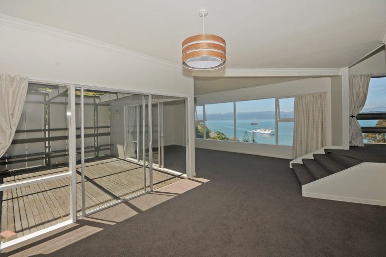 Photo of property in 1/82 Barnard Street, Wadestown, Wellington, 6012