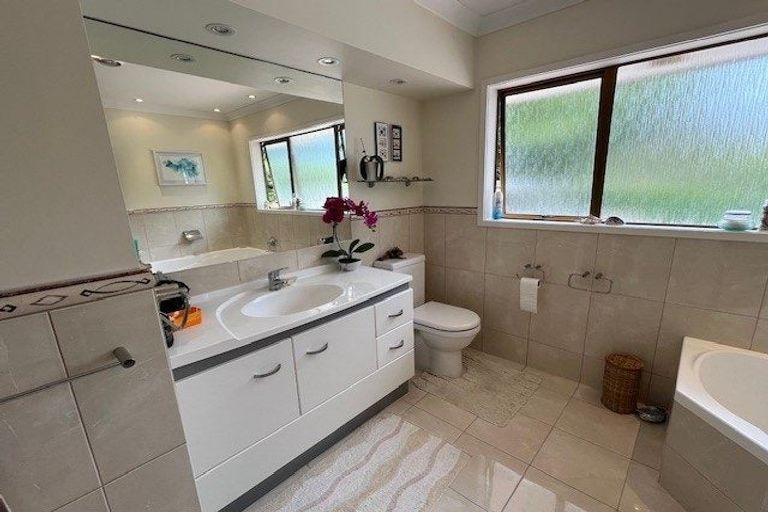 Photo of property in 336 Point View Drive, Shamrock Park, Auckland, 2016