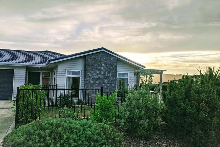 Photo of property in 12 Ken Douglas Drive, Aotea, Porirua, 5024