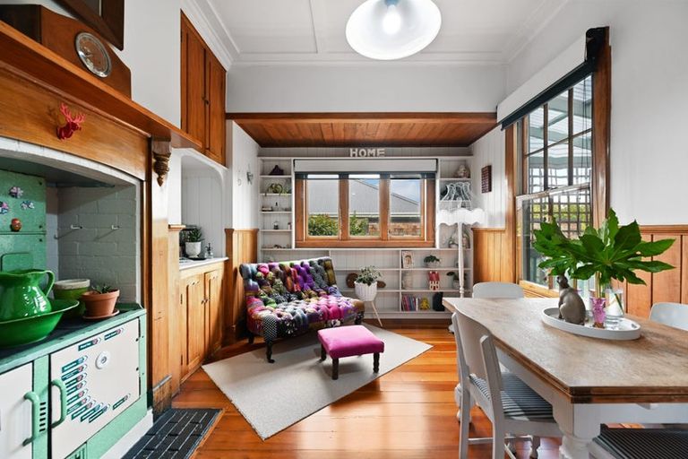 Photo of property in 106 Forest Lake Road, Forest Lake, Hamilton, 3200