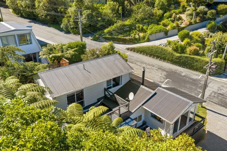 Photo of property in 12 Arthur Crescent, Waikawa, Picton, 7220