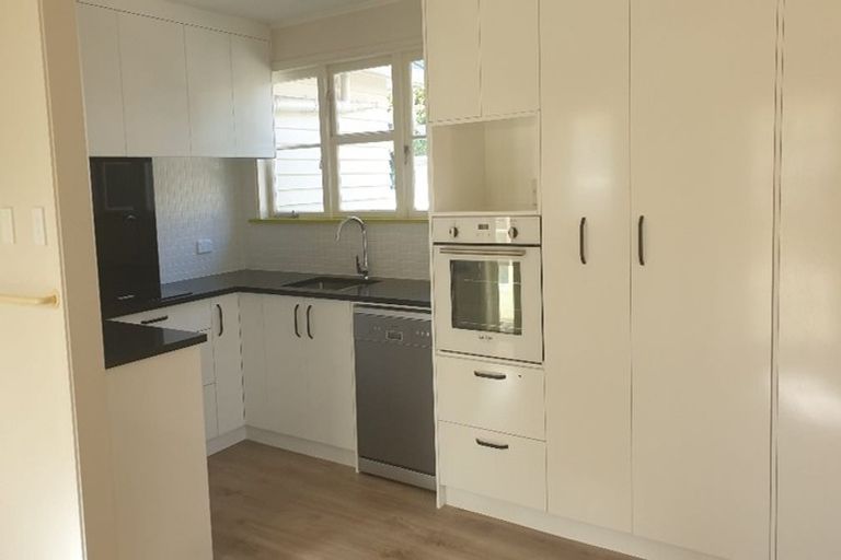 Photo of property in 1/5 Fenwick Avenue, Milford, Auckland, 0620