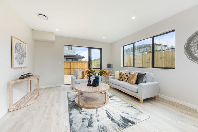 Photo of property in 19 Thomas Rielly Avenue, Hobsonville, Auckland, 0616