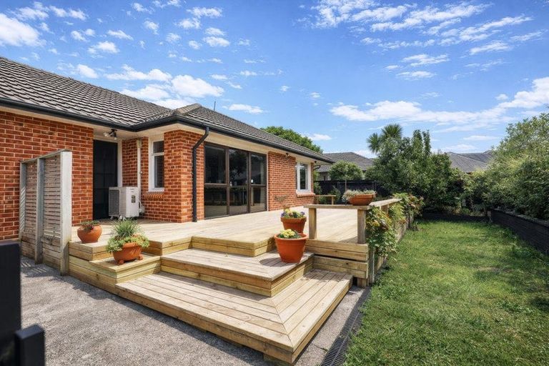 Photo of property in 8a Kyeburn Place, Avonhead, Christchurch, 8042