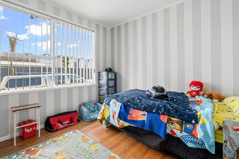Photo of property in 8 Frostbite Place, Ranui, Auckland, 0612