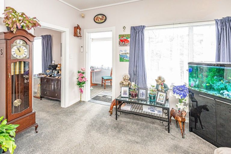 Photo of property in 143 Cornfoot Street, Castlecliff, Whanganui, 4501