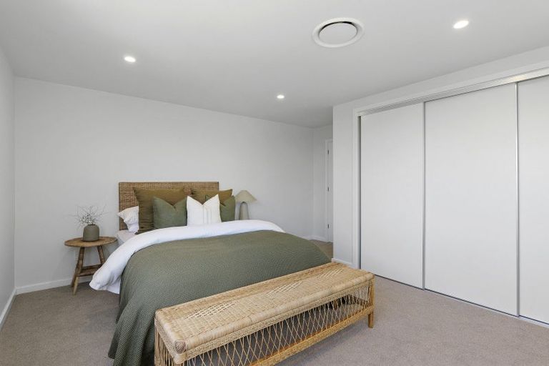 Photo of property in 18 Dyers Pass Road, Cashmere, Christchurch, 8022