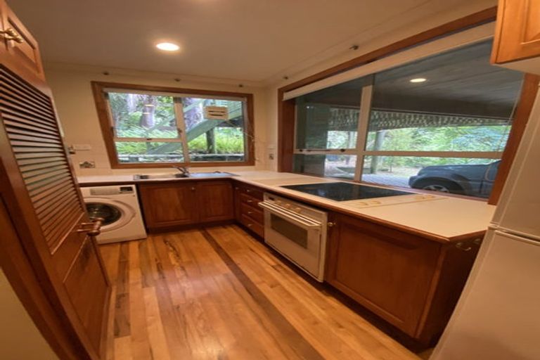 Photo of property in 18 Tinopai Road, Titirangi, Auckland, 0604