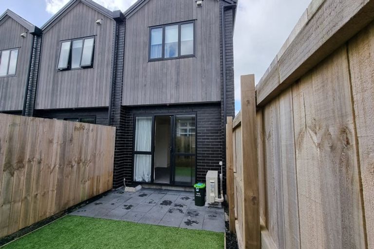 Photo of property in 7/63 Taikata Road, Te Atatu Peninsula, Auckland, 0610