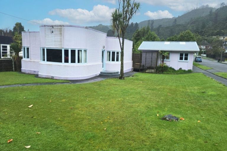Photo of property in 45 Tawhai Street, Stokes Valley, Lower Hutt, 5019