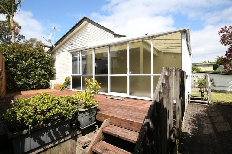 Photo of property in 2/26 Sunnyhill Crescent, Sunnyhills, Auckland, 2010