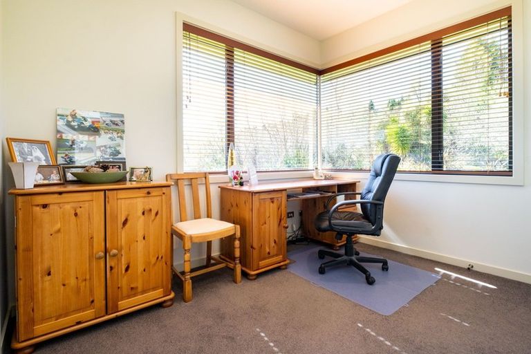 Photo of property in 44 Tauroa Valley Road, Havelock North, 4130