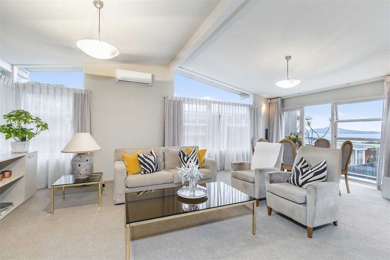 Photo of property in 21a Seaview Road, Castor Bay, Auckland, 0620