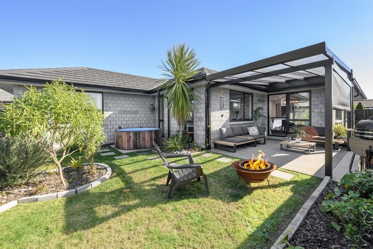 Photo of property in 15 Kanapa Close, Papamoa, 3118