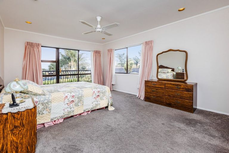 Photo of property in 10 Elrita Place, Conifer Grove, Takanini, 2112