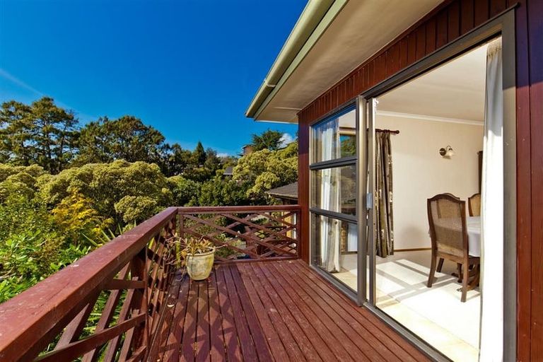 Photo of property in 4 Honeysuckle Lane, Mairangi Bay, Auckland, 0630