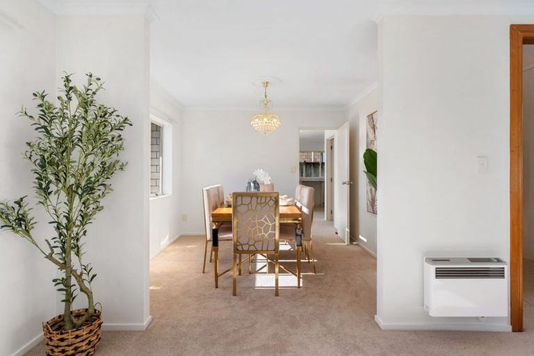 Photo of property in 81a Meadowland Drive, Somerville, Auckland, 2014