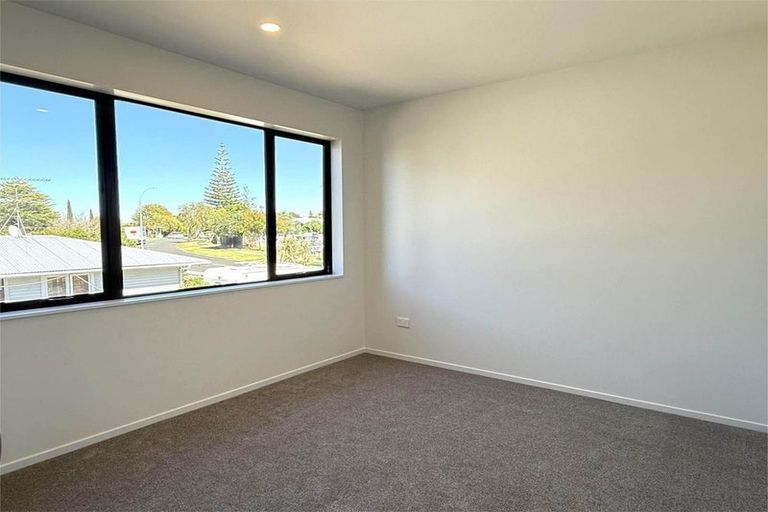 Photo of property in 102b Ennis Avenue, Pakuranga Heights, Auckland, 2010