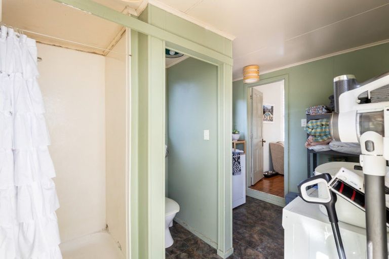 Photo of property in 17 Kowhai Street, Strandon, New Plymouth, 4312