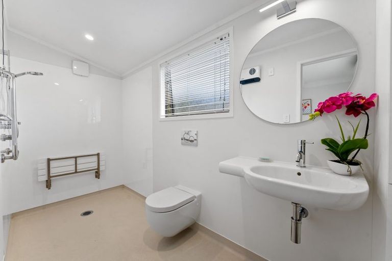 Photo of property in 2/19 Flanshaw Road, Te Atatu South, Auckland, 0610