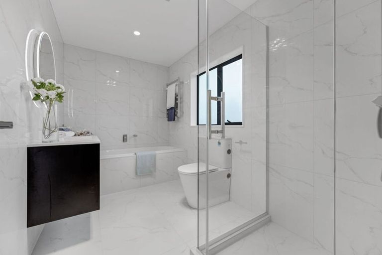 Photo of property in 2e Hughs Way, Flat Bush, Auckland, 2019