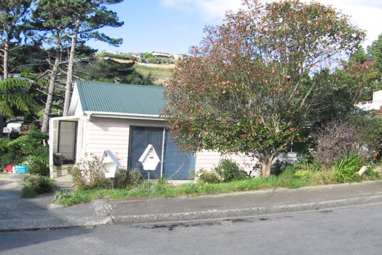 Photo of property in 16b Glen Alton Avenue, Paparangi, Wellington, 6037