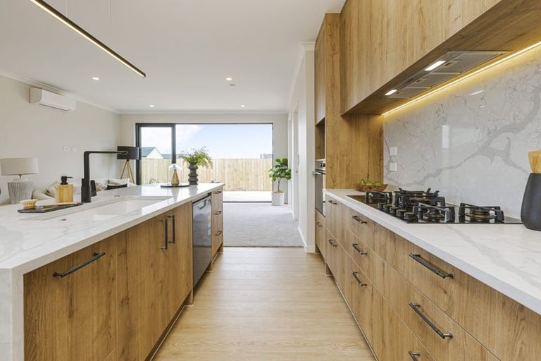 Photo of property in 3 Ridgehill Rise, Flat Bush, Auckland, 2019