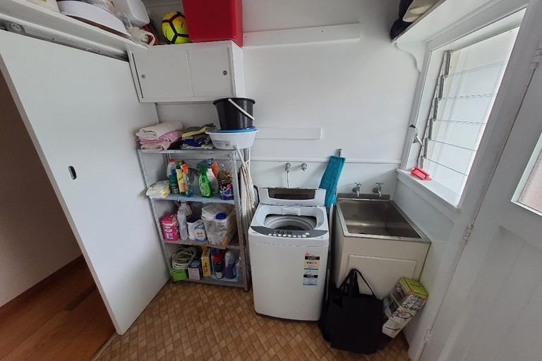Photo of property in 30 Weybridge Crescent, Glen Innes, Auckland, 1072