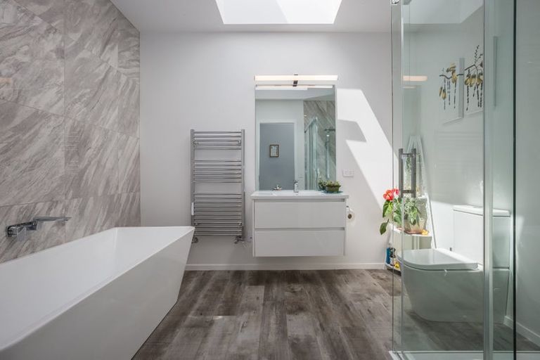 Photo of property in 55 Queen Charlotte Drive, Aotea, Porirua, 5024