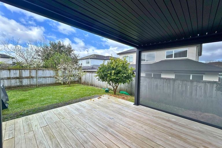 Photo of property in 22 Pickaberry Avenue, Karaka, Papakura, 2113