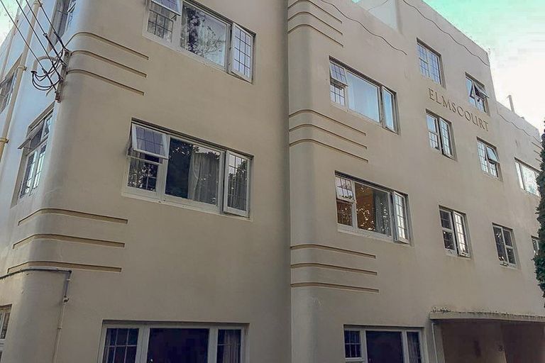 Photo of property in Elms Court Flats, 2/367 The Terrace, Te Aro, Wellington, 6011