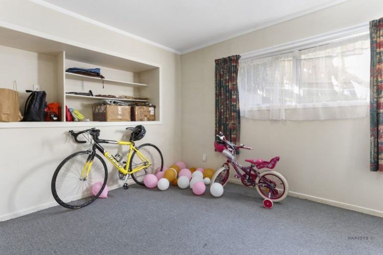 Photo of property in 1/83 Mcleod Road, Te Atatu South, Auckland, 0610