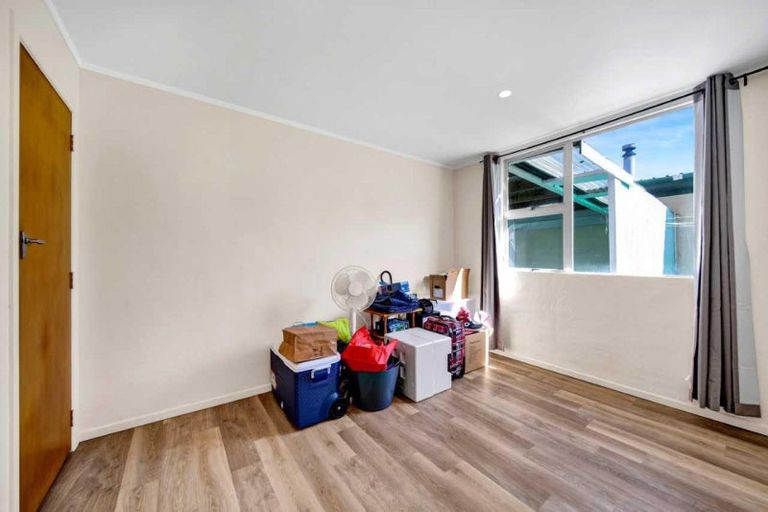 Photo of property in 1/58 Paynters Avenue, Strandon, New Plymouth, 4312