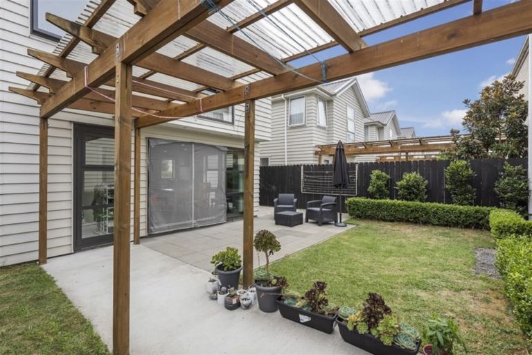 Photo of property in 9 Popokatea Drive, Takanini, 2112