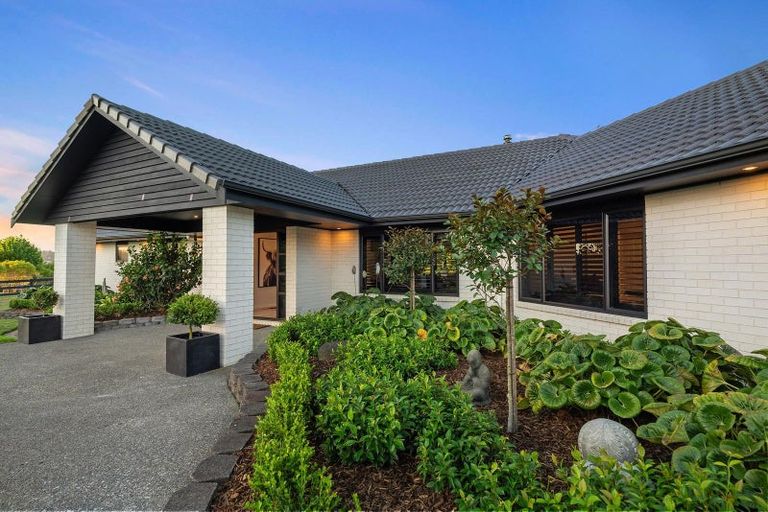 Photo of property in 903 Old North Road, Waimauku, 0882