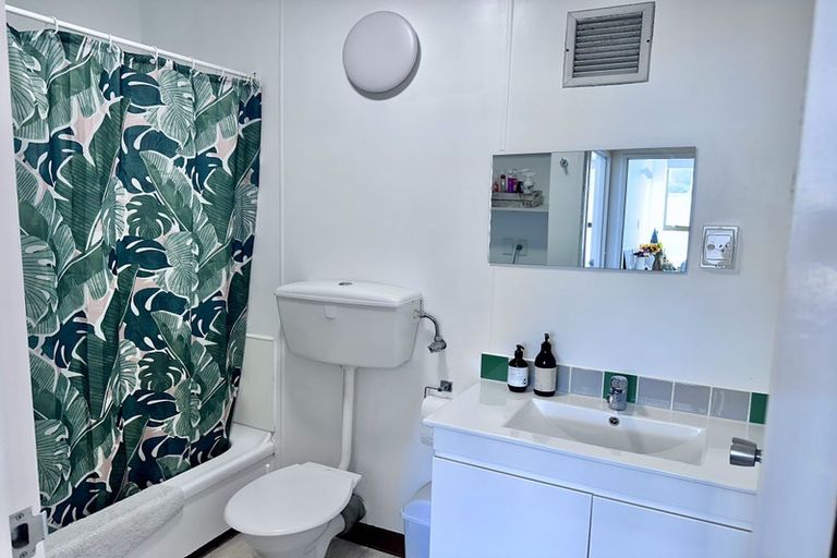 Photo of property in Hobson Court Flats, 65/70 Hobson Street, Thorndon, Wellington, 6011