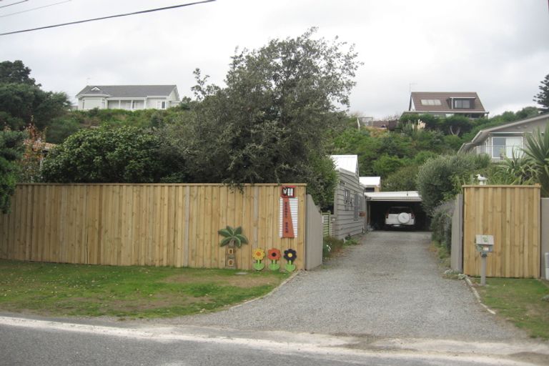 Photo of property in 11 Groves Road, Raumati Beach, Paraparaumu, 5032
