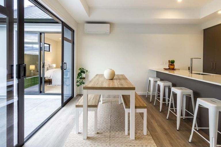 Photo of property in 98 Eriksen Road, Te Awa, Napier, 4110