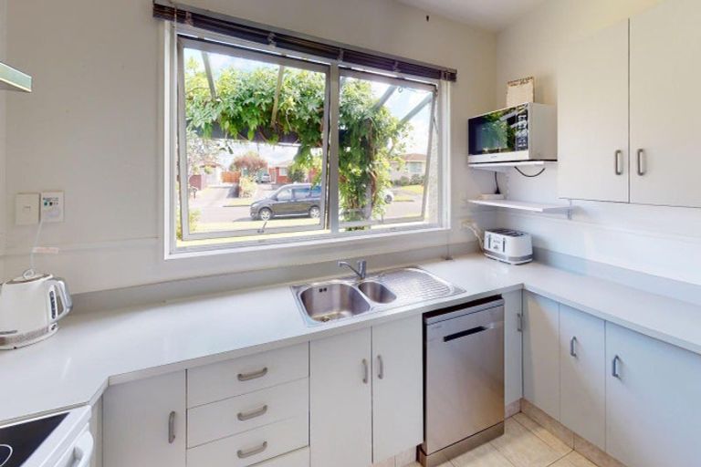 Photo of property in 30 Terry Crescent, Milson, Palmerston North, 4414