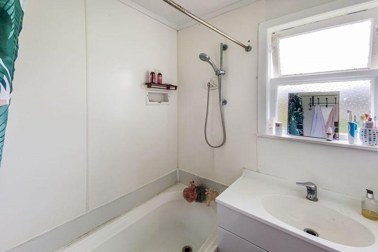 Photo of property in 13 Hilltop Avenue, Morningside, Whangarei, 0110