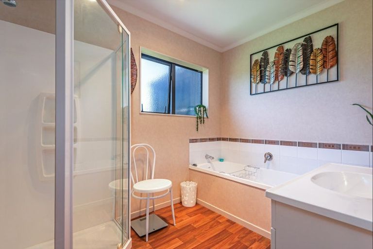 Photo of property in 73 Haggerty Street, Kimbolton, 4774