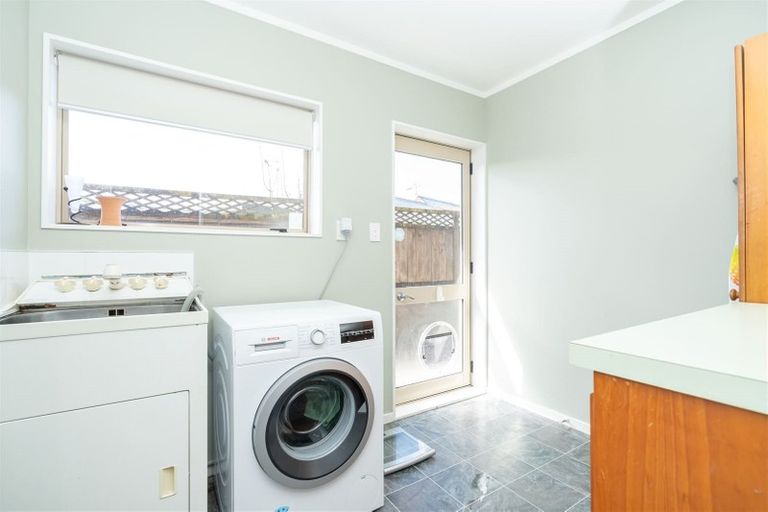 Photo of property in 14 Essendon Court, Glenview, Hamilton, 3206