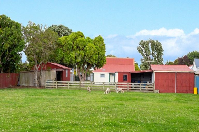 Photo of property in 32 Gloag Street, Waverley, 4510