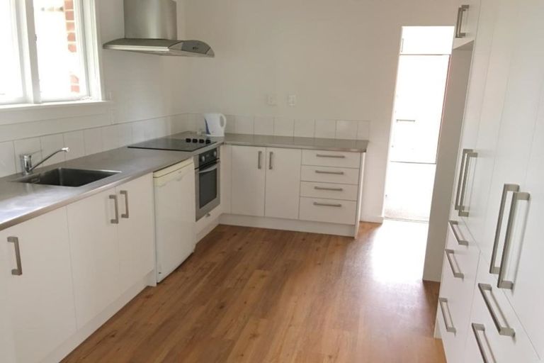 Photo of property in 99 Avonhead Road, Avonhead, Christchurch, 8042