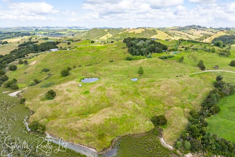 Photo of property in 215c Heatley Road, Whakapirau, 0583