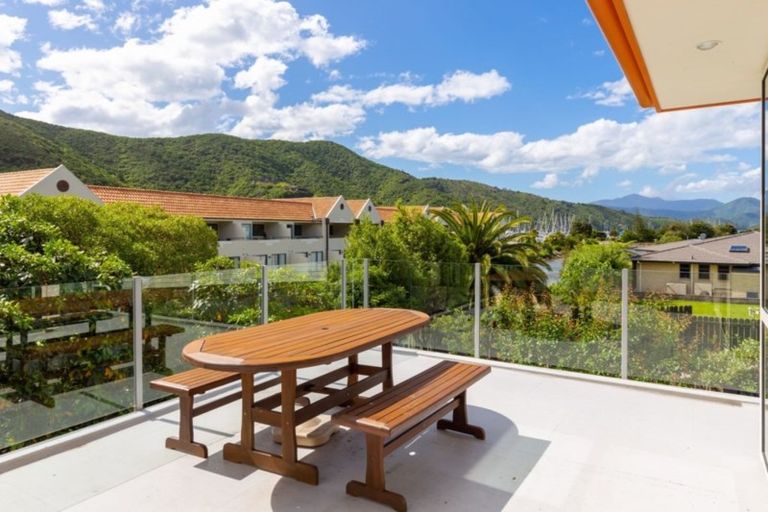 Photo of property in 289g Waikawa Road, Waikawa, Picton, 7220